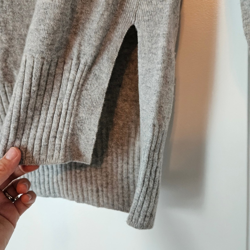 Banana Republic Sweatshirt Medium Gray Italian Merino Wool Blend Hooded Sweater - Picture 3 of 7